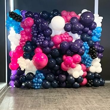 Balloon wall