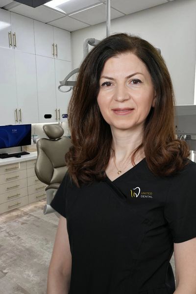 Dr. Leyla Ashkhasy
General Dentist