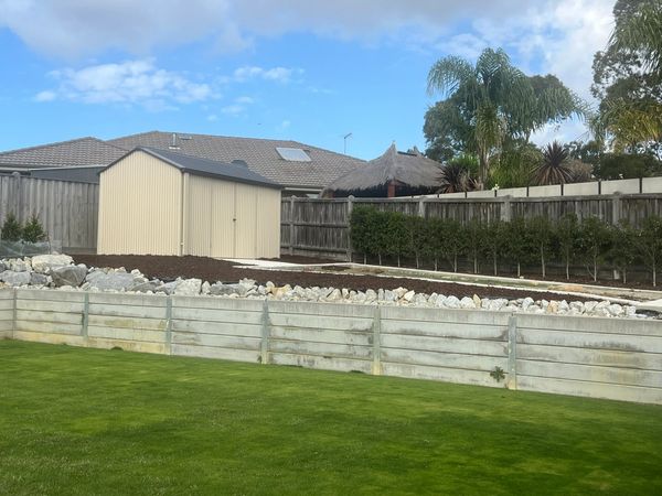 Mulch and Hedging