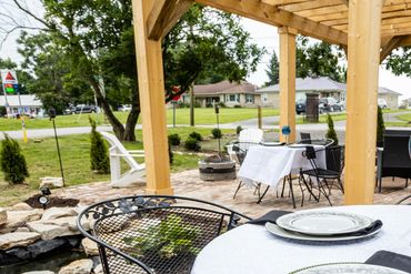 The Guest House Inn dining area outside 

