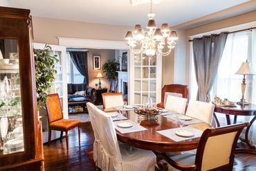 The Guest House Inn dining area

 