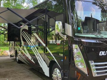 RV detailing by Redline Professional Mobile Detailing 