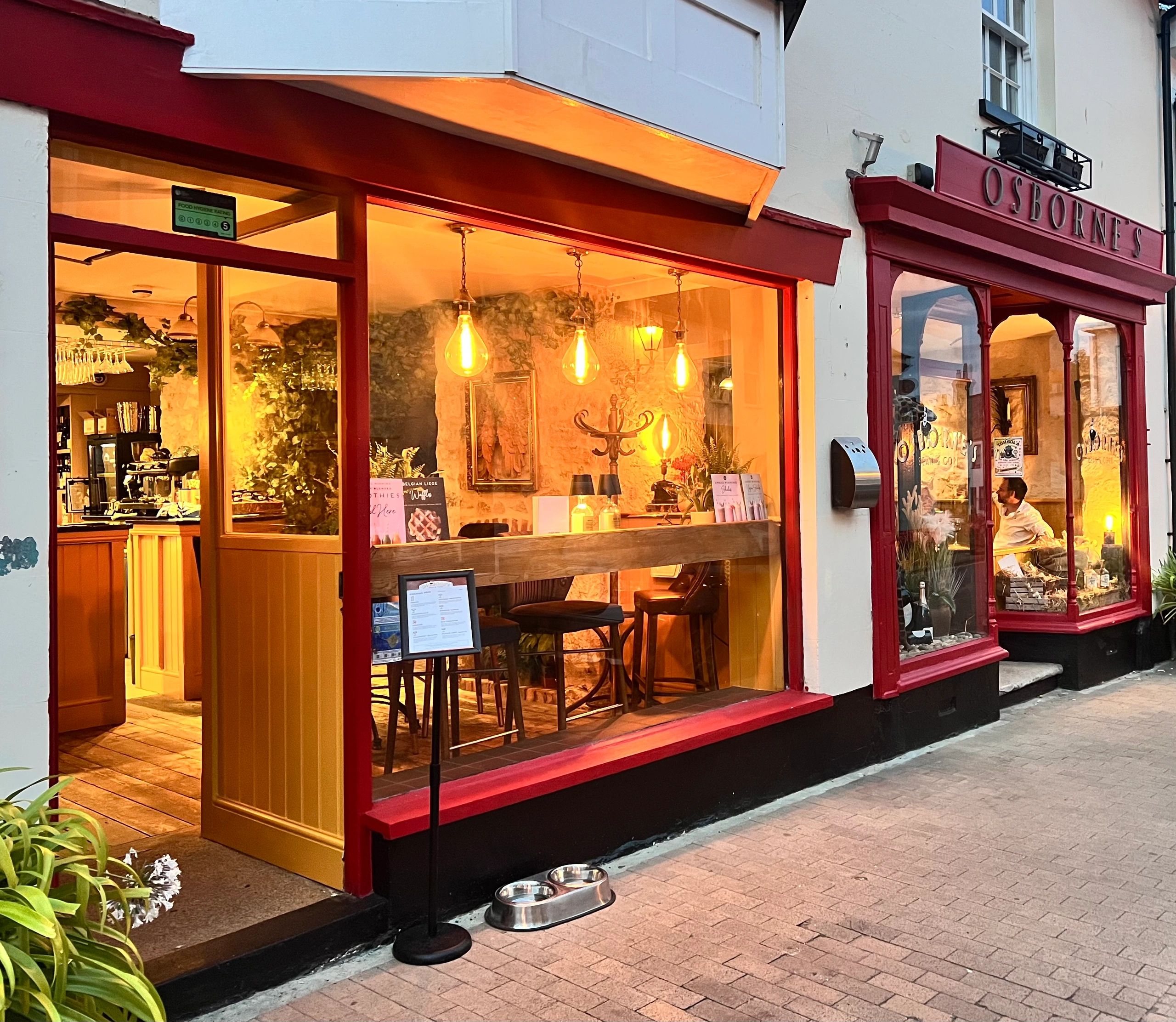 Osborne's Cork & Cocktails in Seaton