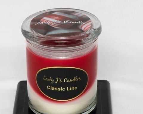 Peppermint candle has a powerful, minty-fresh, cool, and distinctive fragrance that is long-lasting 
