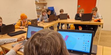 Interactive STEAM Class: Students Designing, Collaborating, and Solving Challenges in 3D Printing