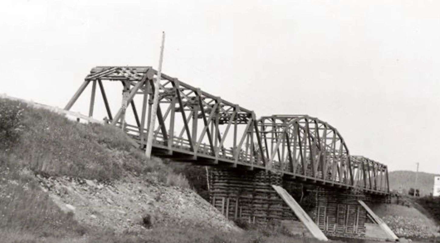 This bridge was built to replace a ferry. Due to the wartime steel shortage,
