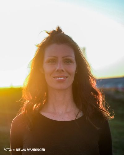 Weniger Stress, mehr Ruhe. Mit Gesprächen, Yoga und Atemtechniken zurück in deine Mitte. 