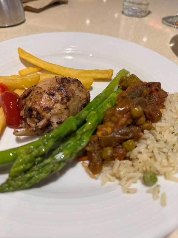 Asparagus/steak plate:Jewish travelers Frozen Kosher food cruise