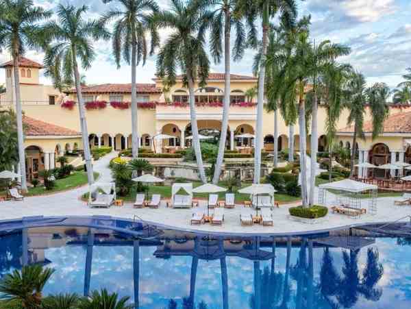 Casa Velas hotel grounds
