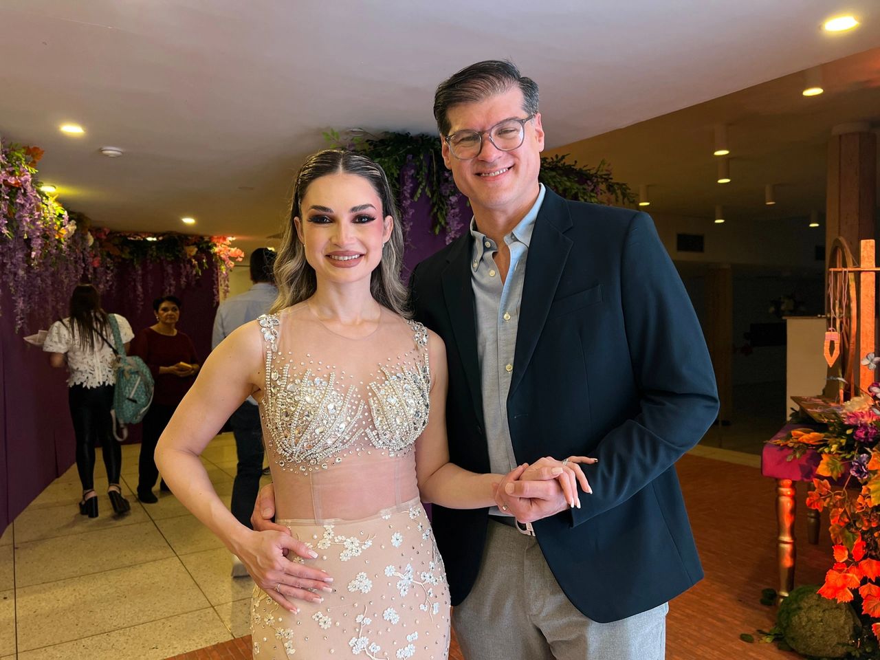 Te menciono hace 11 minuto @arturpalace Buenos días mi bella amiga! Cómo  estás? Quiero desearte un hermoso Lunes 🫶🏼 ! Te mando un beso grande  bueno dos 🤠 😘❤️🫶￼, image size:1280x960