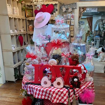 Buffalo Girls Boutique-Antique Shops in Sulphur Springs, TX