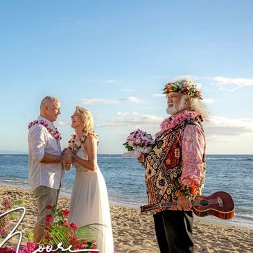 Lahaina Beach elopement ceremony 