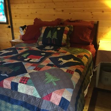 The West Elk Suite  - master bedroom - new queen sized bed