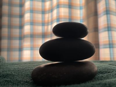 Hot stone massage 