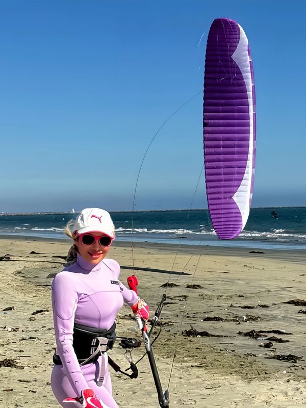 GIN Kiteboarding. The new GIN Instinct, ridden by Sabrina Parisi. Designed by kiters, for kiters.
