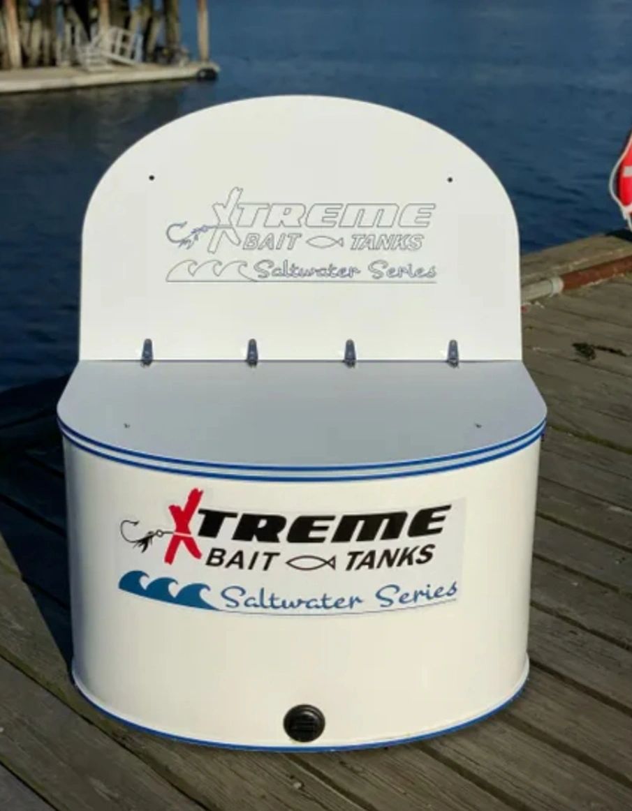 Bait tank with ice chamber