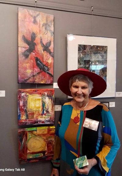 A signature member of the American Impressionist Society, Barbara has received numerous awards, and 
