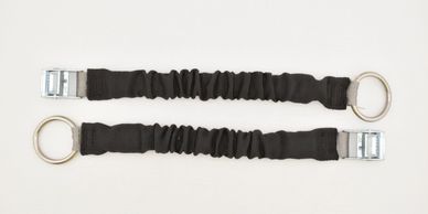 Snubber, oar retention device, prevent falling out of boat, direct contact to frame through Oar cord