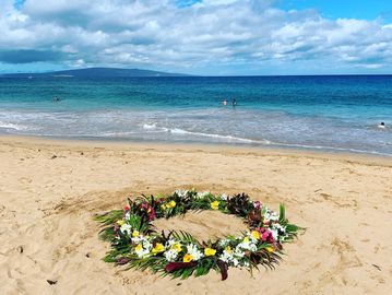 Scenic location is a great setup for flower circles from Maui
