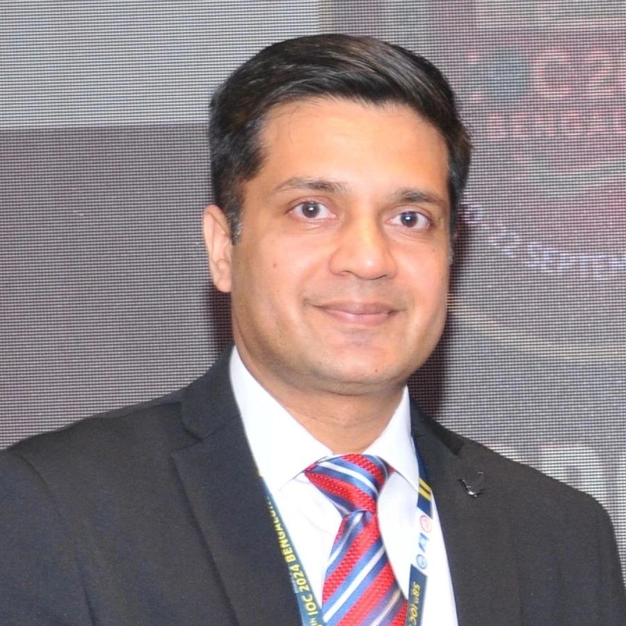 Dr Akhil Agarwal MDS (KGMU) Orthodontist. Dental Aligners Braces in Lucknow.