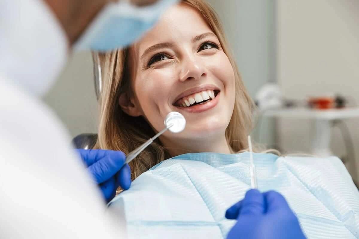 Patient consulting Lucknow Orthodontist.