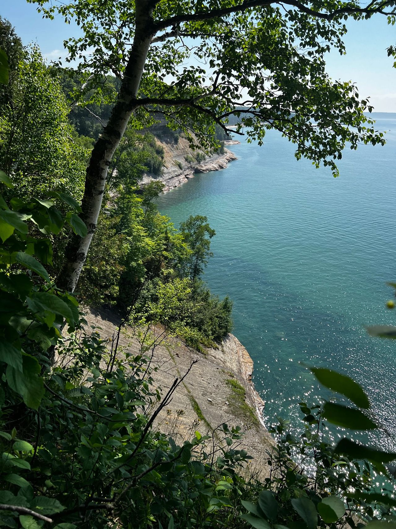 The rocky dunes of the trail