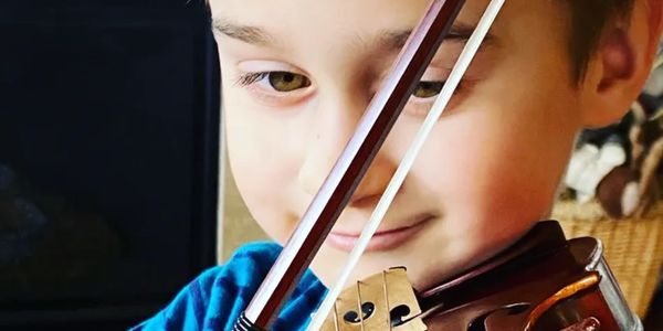 Suzuki violin lessons for children