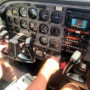 Instrument Panel of a 1993 Cessna 172R