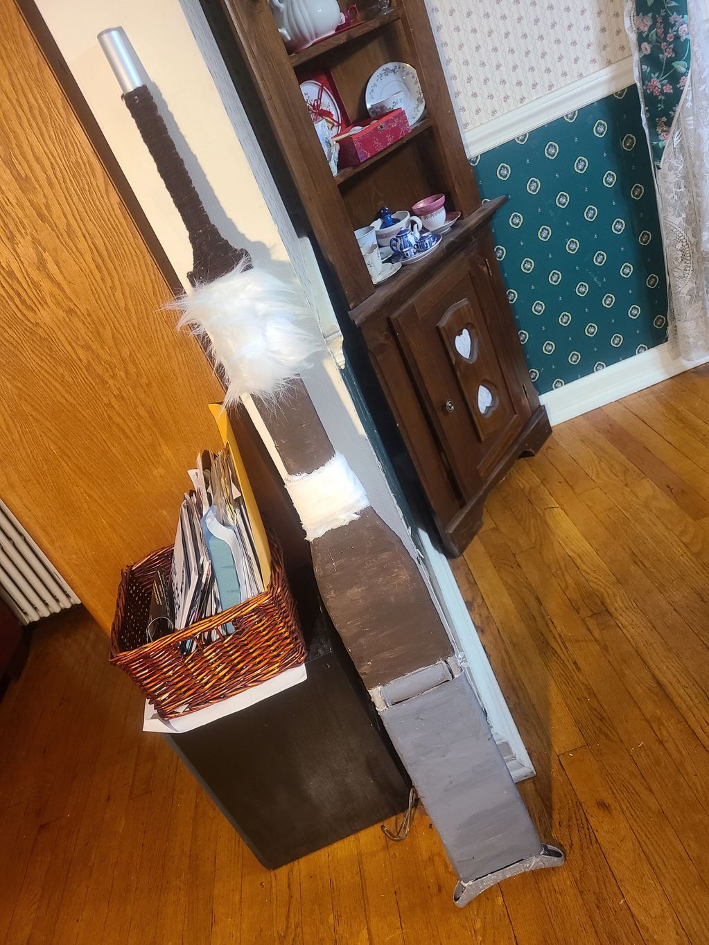 Shion Sheathed Sword
