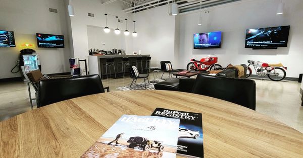 The Reform Lounge, where you can hang out while you have our team service your Car or SUV