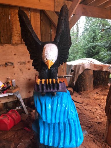 eagle chainsaw carving