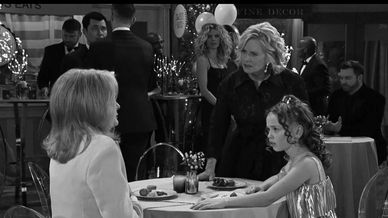 Kayla notices that Marlena has chest pains while sitting with Rachel on Days of our Lives.