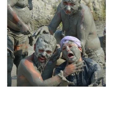 GÜNÜBİRLİK YAPILAN JEEP SAFARİ TURLARININ EĞLENCELİ FİNALİ ; ÇAMUR BANYOSU 