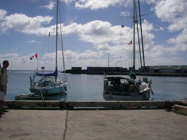 Canadian_boat_in_Rarotonga