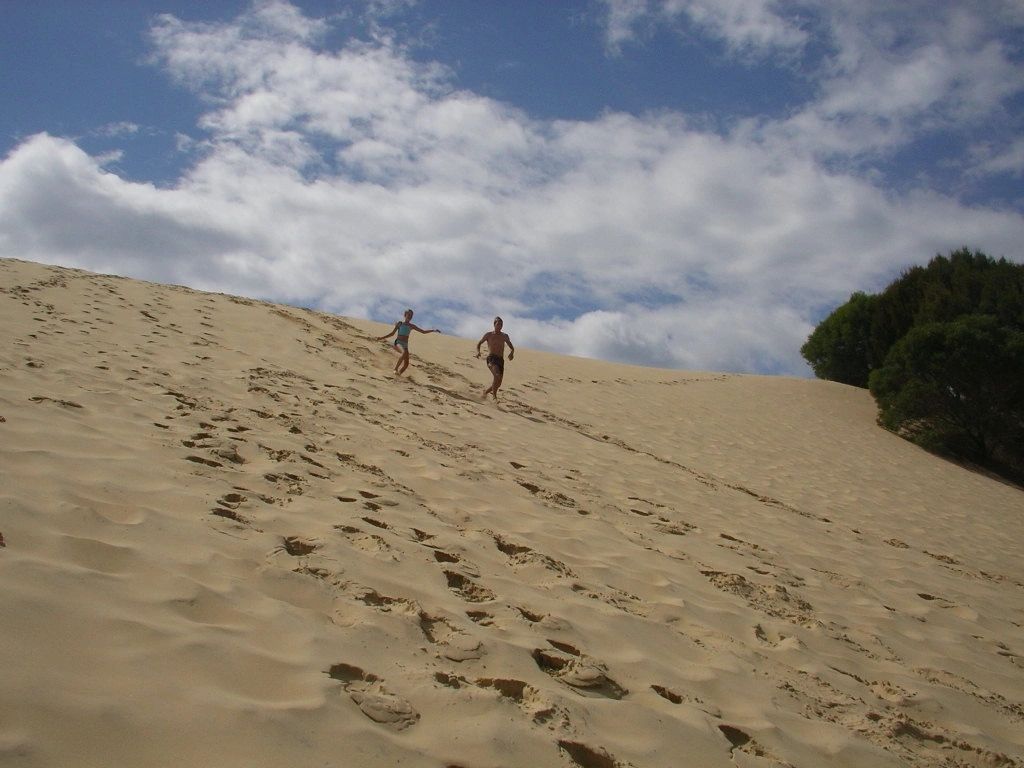 Kamila_and_Patrick_going_swimming