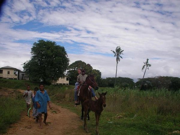 Kamila_with_friends3