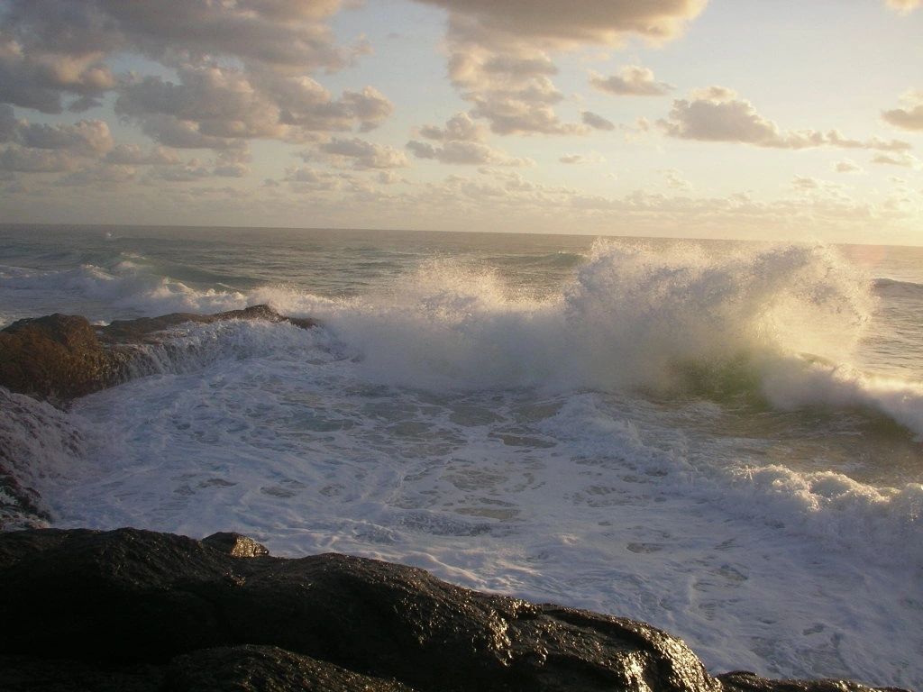 Ocean_just_after_the_dawn2