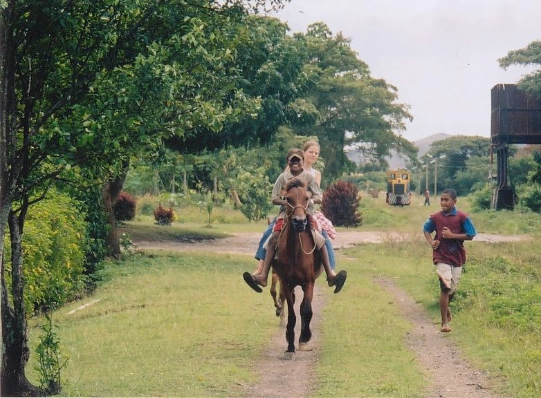 Riders_jogger_and_the_train_001
