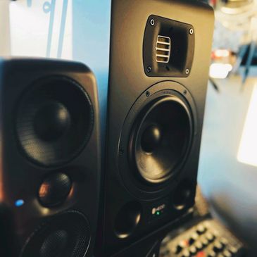 Studio Monitors, Studio Speakers