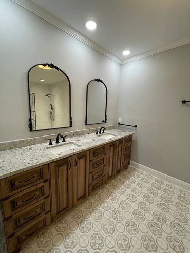 Custom bathroom vanity cabinets