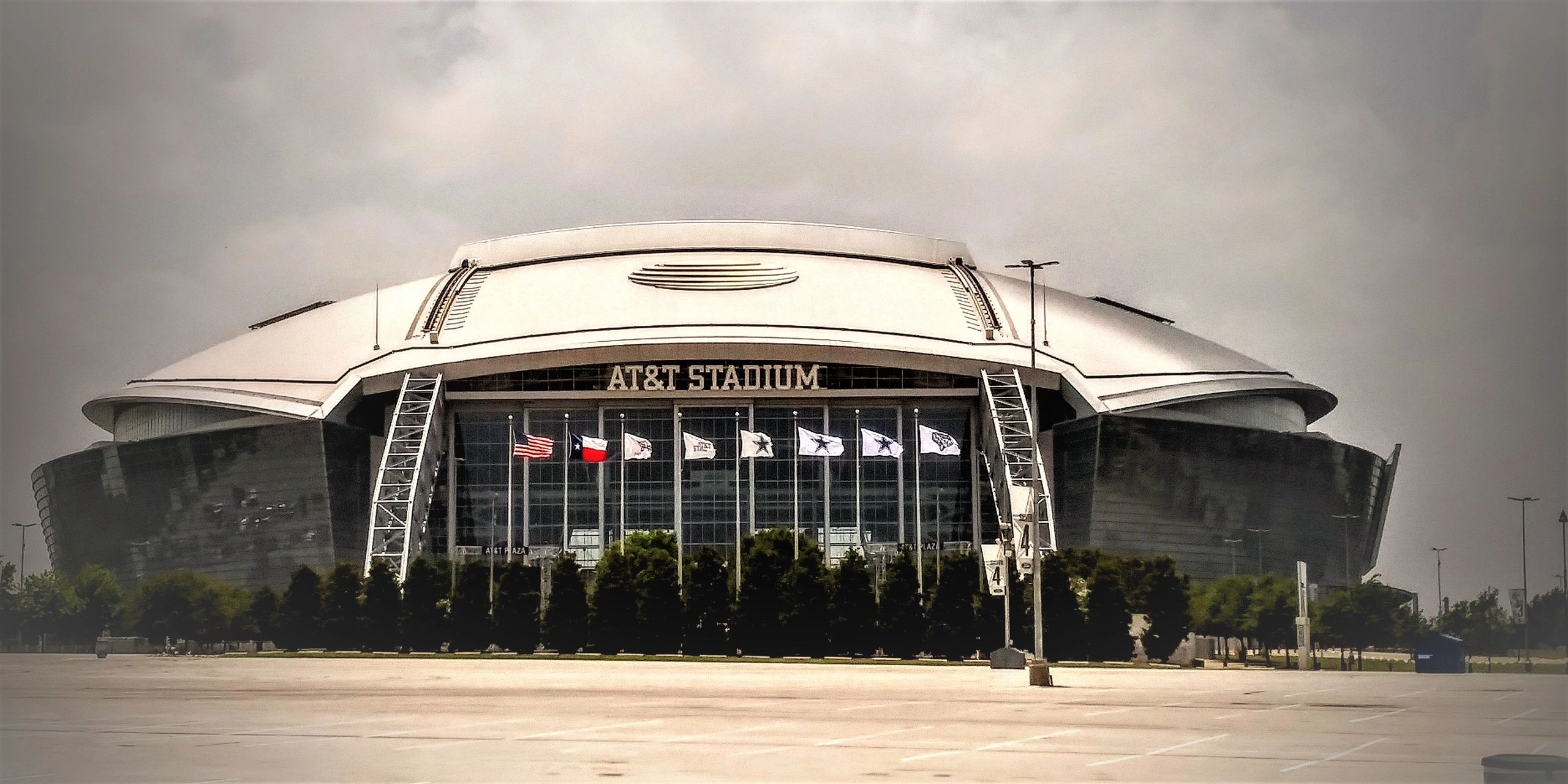 Dallas Cowboys open new venue at stadium tailor-made for tailgate