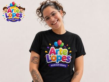 Woman wearing an Arte Lopes T-shirt with logo.