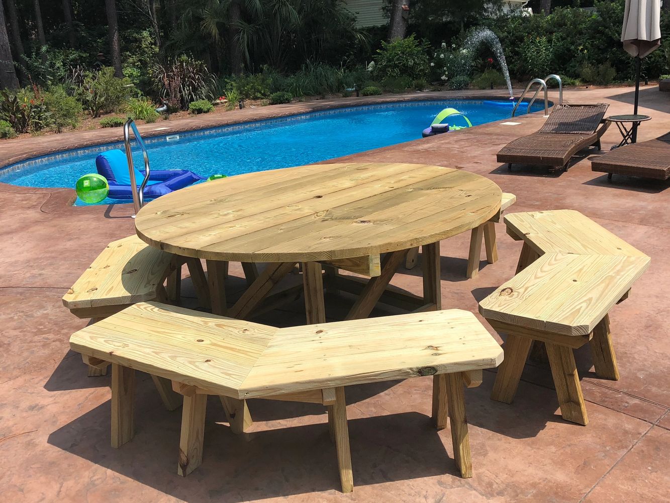6' Diameter Round Table