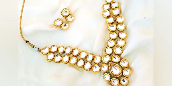 Kundan Jewellery with earrings