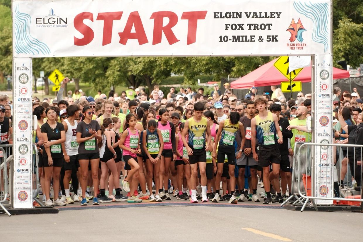 Runners gathered at the start line of the Elgin Valley Fox Trot race.