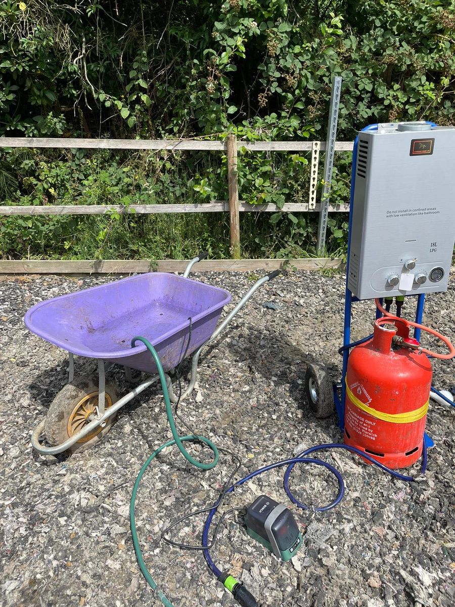 Portable Horse shower with pump