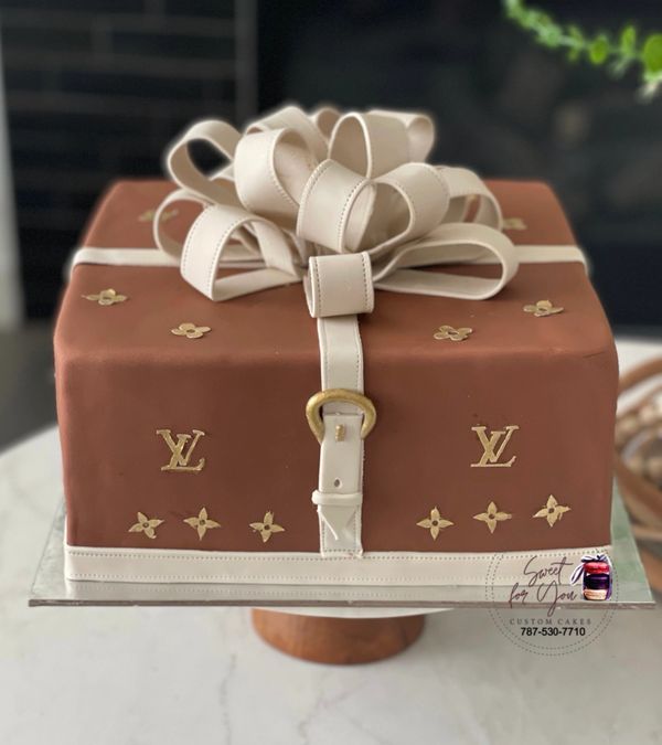 Louis Vuitton Gift Box Cake  Cake designs birthday, Gift box