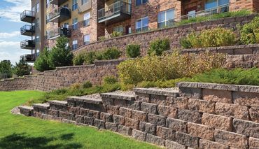 Pavestone Retaining Wall_Pavestone Houston Supplier_Concrete Wall