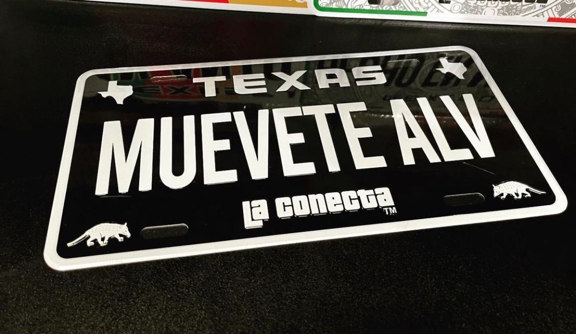 muevete-alv-novelty-plate