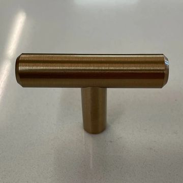 cabinet knobs and pulls